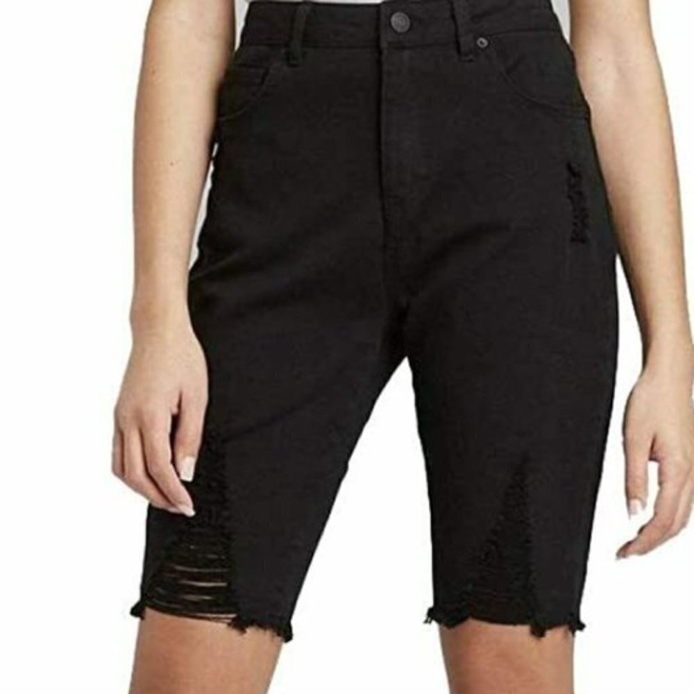 𝅺HIGH-RISE Distressed Jean Shorts - Size 00